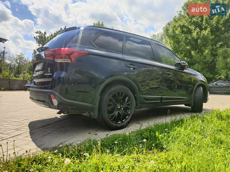 Mitsubishi Outlander (2018)