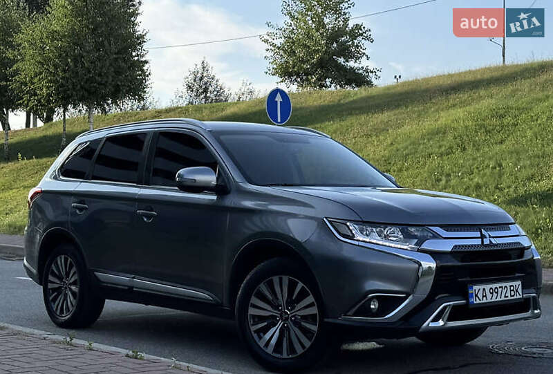 Mitsubishi Outlander (2019)