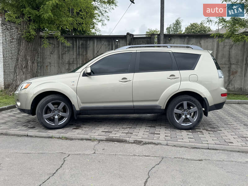 Mitsubishi Outlander (2007)