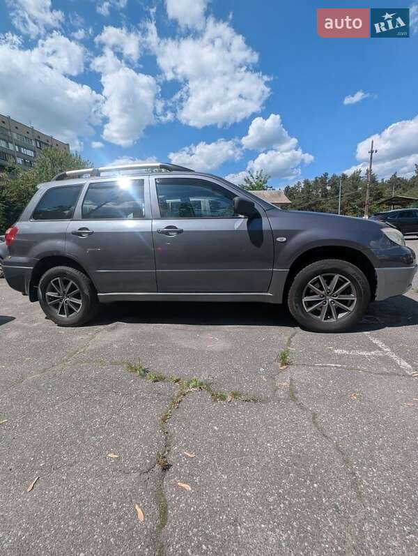 Mitsubishi Outlander (2009)