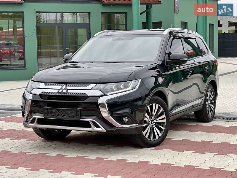 Mitsubishi Outlander (2021)