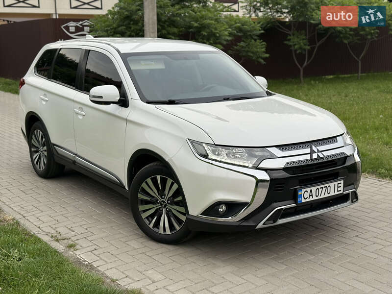 Mitsubishi Outlander (2018)