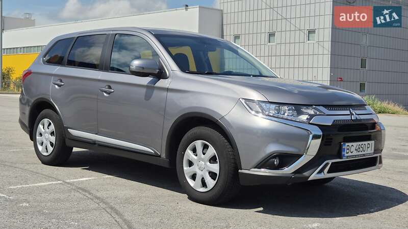 Mitsubishi Outlander (2021)