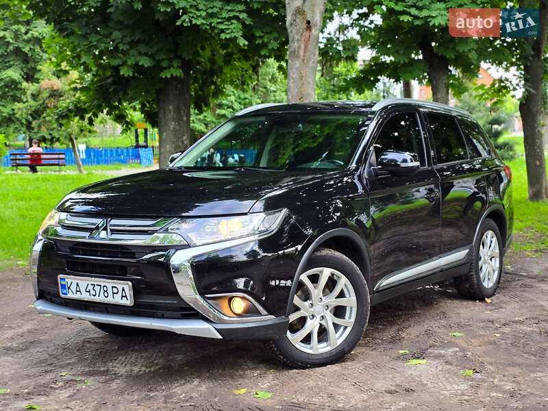 Mitsubishi Outlander (2016)