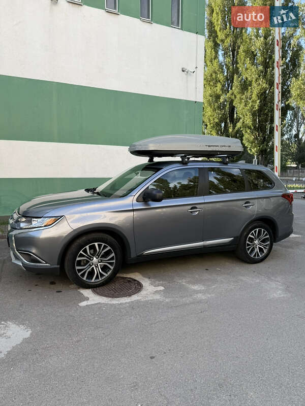 Mitsubishi Outlander (2018)
