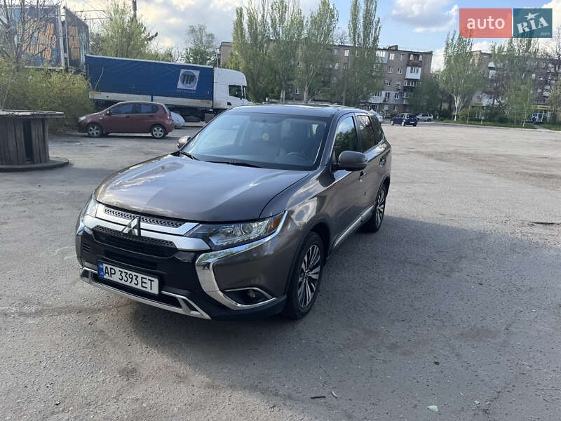 Mitsubishi Outlander (2019)
