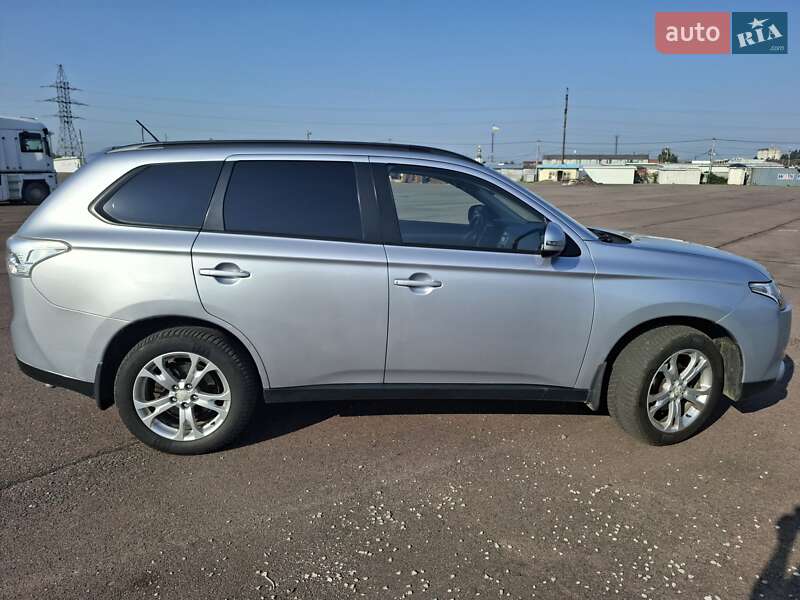 Mitsubishi Outlander (2013)