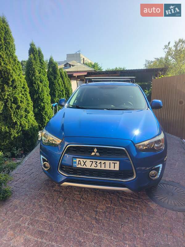 Mitsubishi Outlander (2015)