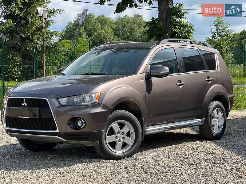 Mitsubishi Outlander (2011)