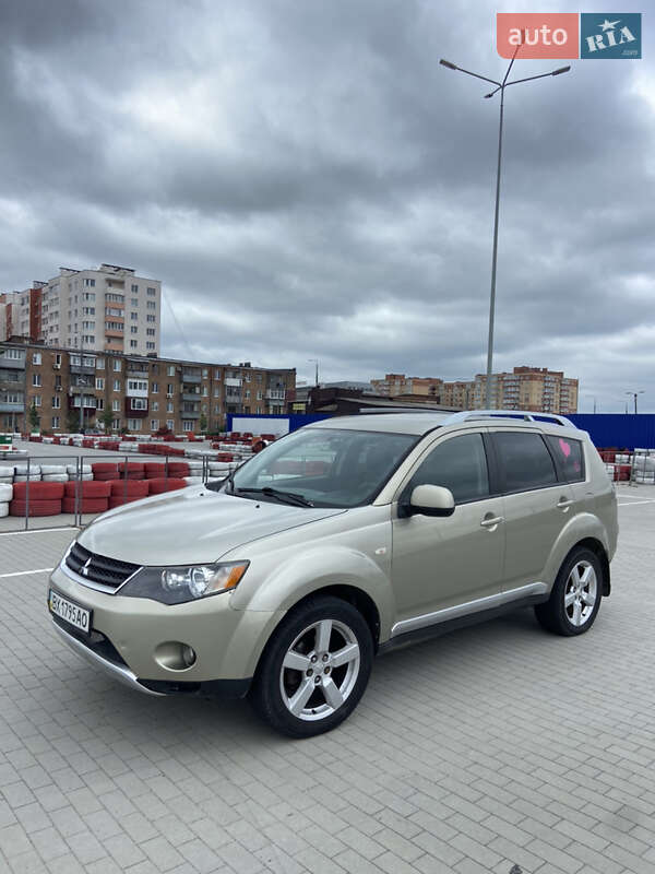 Mitsubishi Outlander (2007)