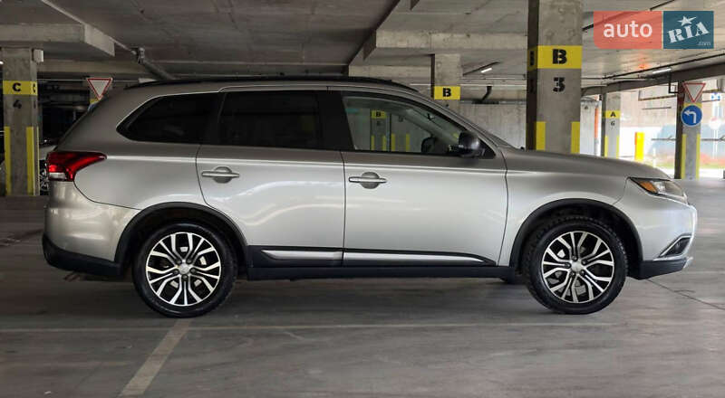 Mitsubishi Outlander (2018)