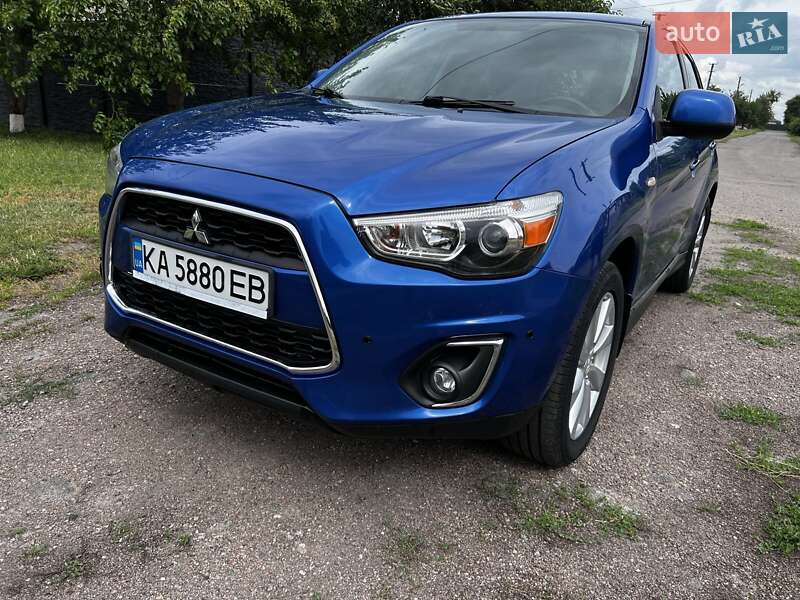 Mitsubishi Outlander (2015)