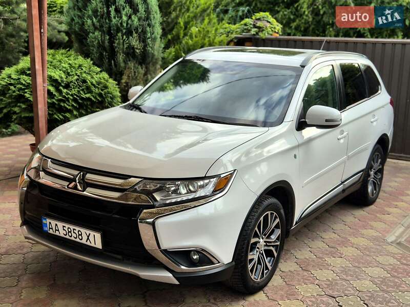 Mitsubishi Outlander (2016)
