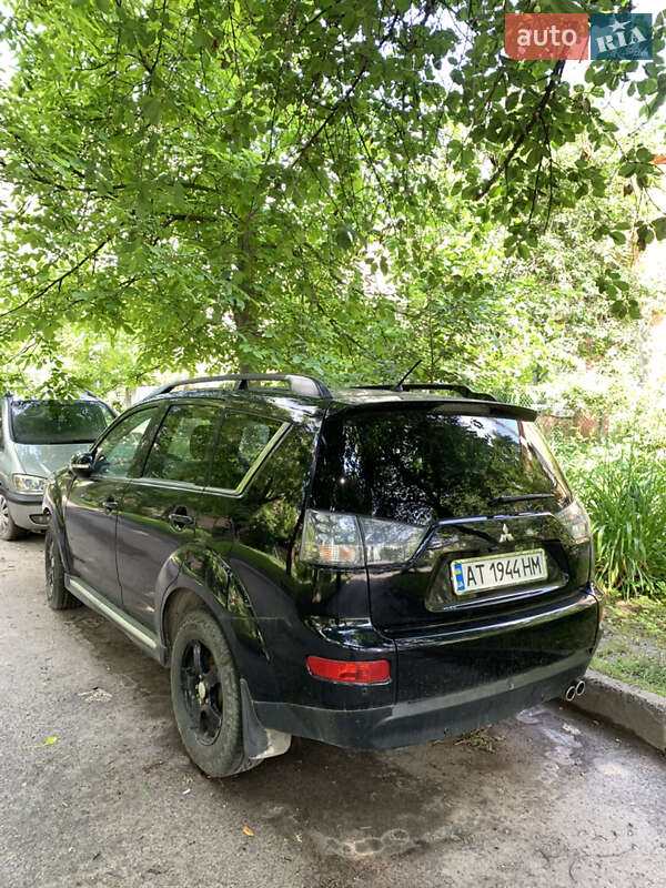 Mitsubishi Outlander (2011)