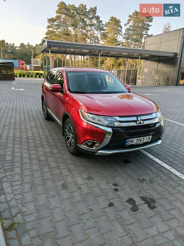 Mitsubishi Outlander (2017)
