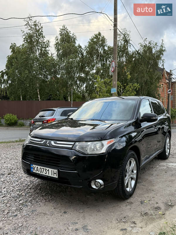 Mitsubishi Outlander (2013)