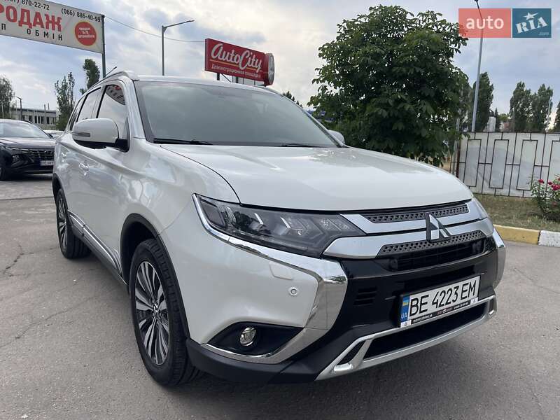 Mitsubishi Outlander (2018)