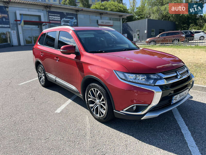 Mitsubishi Outlander (2016)