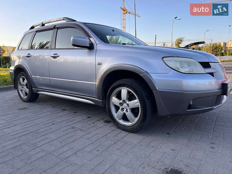 Mitsubishi Outlander (2006)