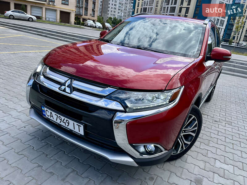 Mitsubishi Outlander (2015)