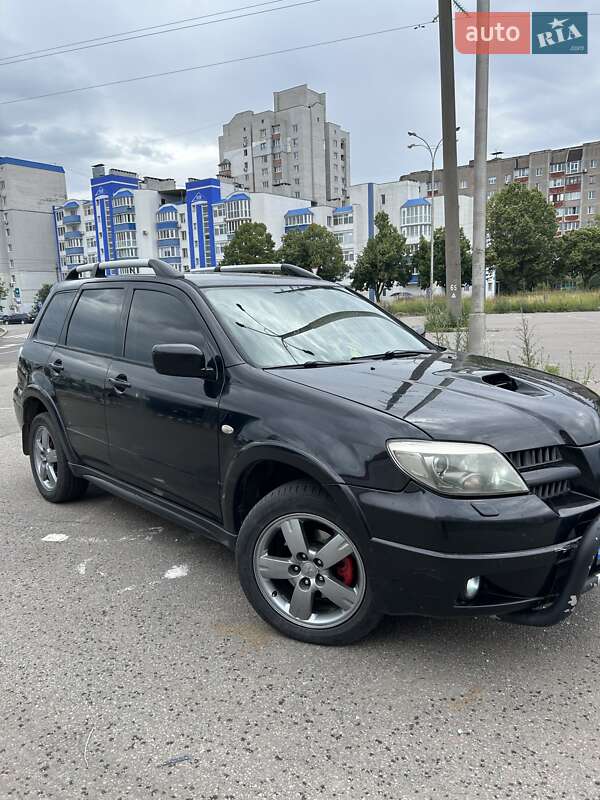 Mitsubishi Outlander (2005)