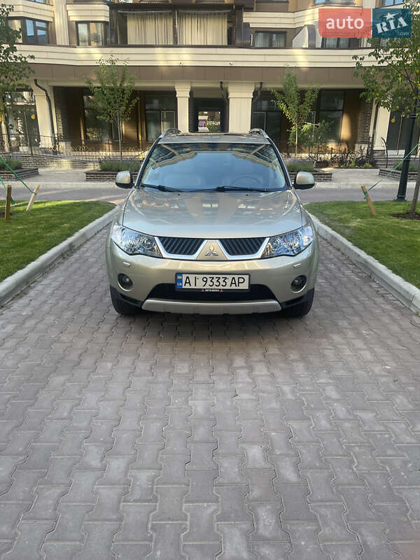 Mitsubishi Outlander (2008)