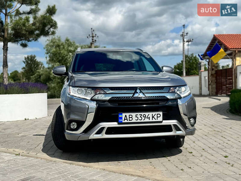 Mitsubishi Outlander (2020)
