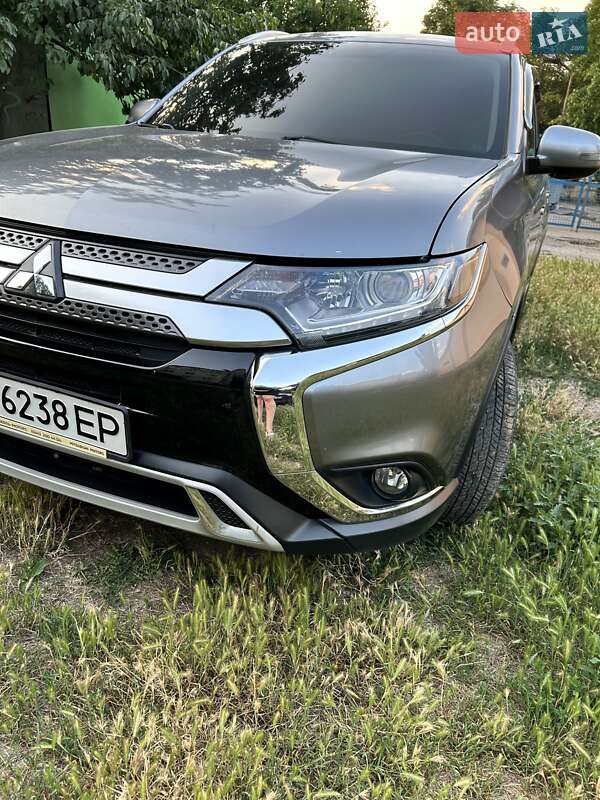 Mitsubishi Outlander (2018)