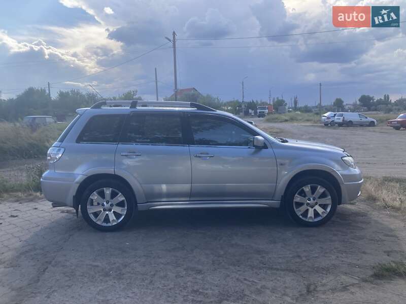 Mitsubishi Outlander (2009)