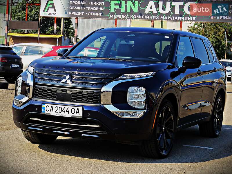 Mitsubishi Outlander (2022)
