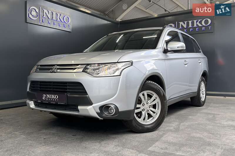 Mitsubishi Outlander (2015)