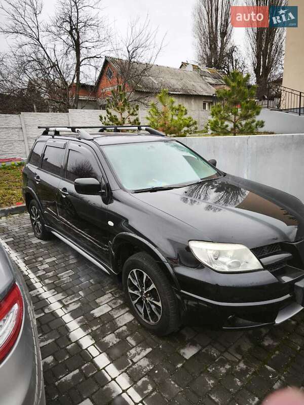 Mitsubishi Outlander (2005)