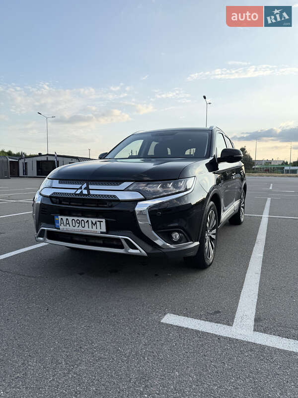 Mitsubishi Outlander (2018)