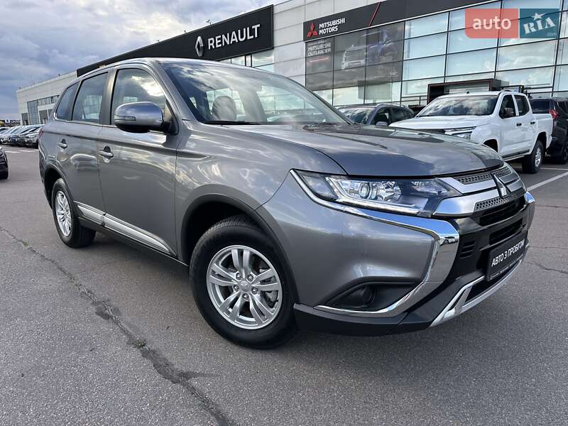 Mitsubishi Outlander (2021)