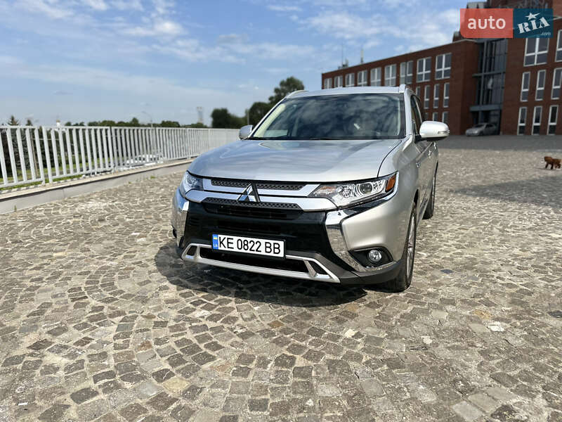 Mitsubishi Outlander (2019)