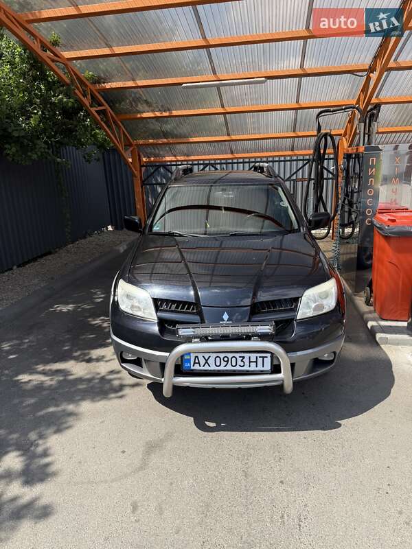 Mitsubishi Outlander (2005)
