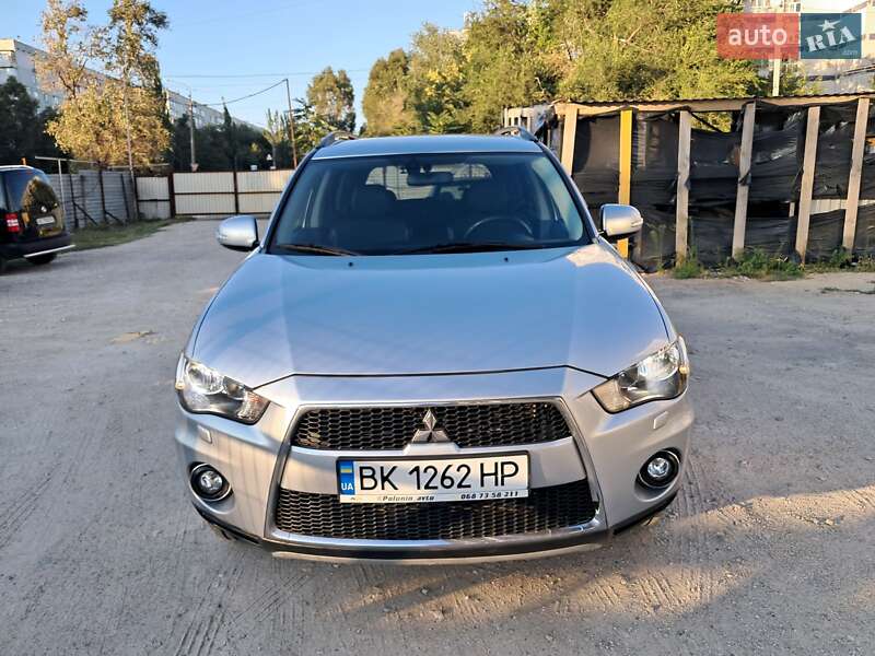 Mitsubishi Outlander (2012)