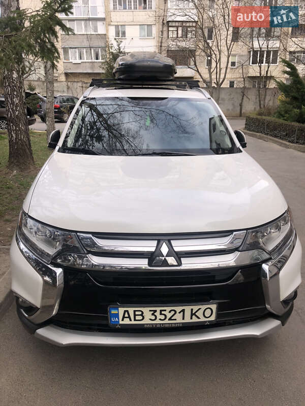 Mitsubishi Outlander (2015)