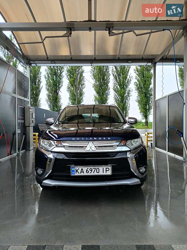 Mitsubishi Outlander (2017)