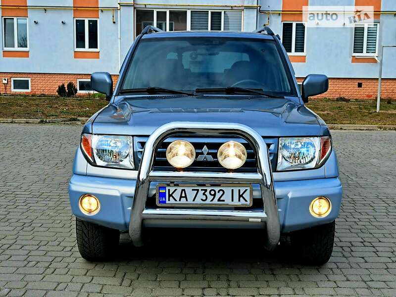 Mitsubishi Pajero pinin (2004)