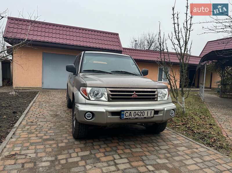 Mitsubishi Pajero pinin (2002)