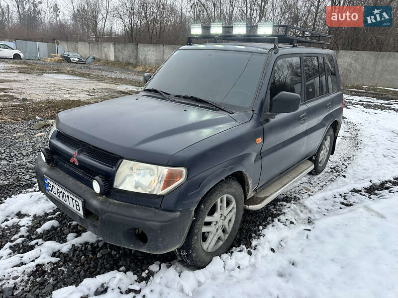 Mitsubishi Pajero pinin (2003)