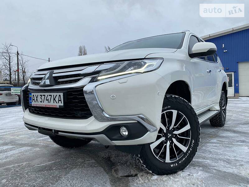 Mitsubishi Pajero sport (2017)