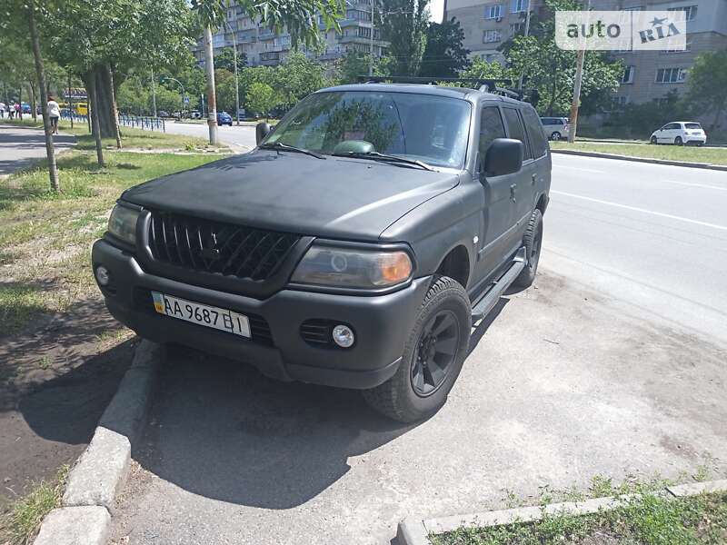 Mitsubishi Pajero sport (2006)