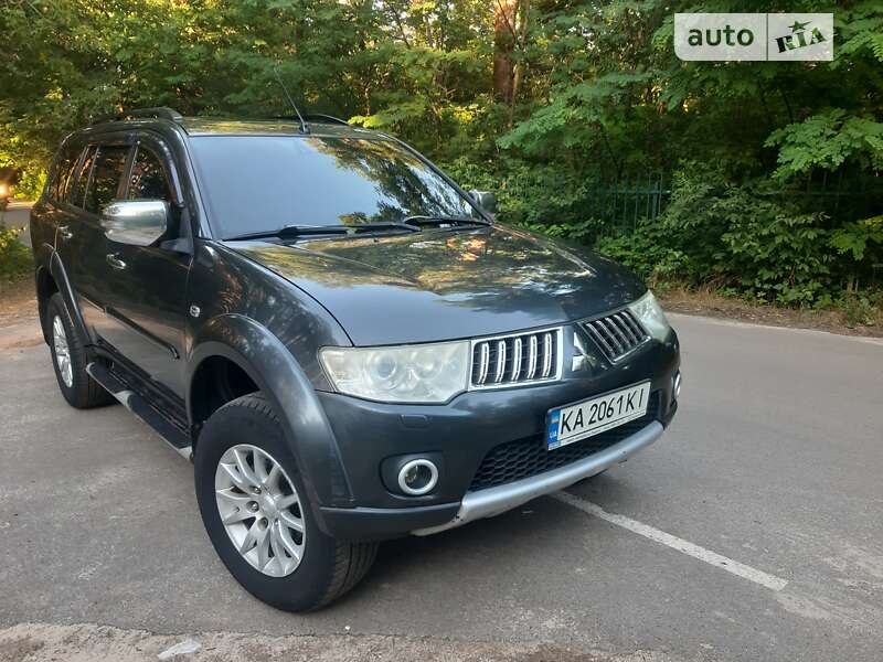 Mitsubishi Pajero sport (2013)