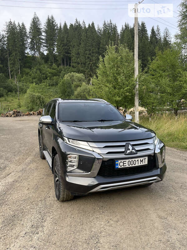 Mitsubishi Pajero sport (2020)
