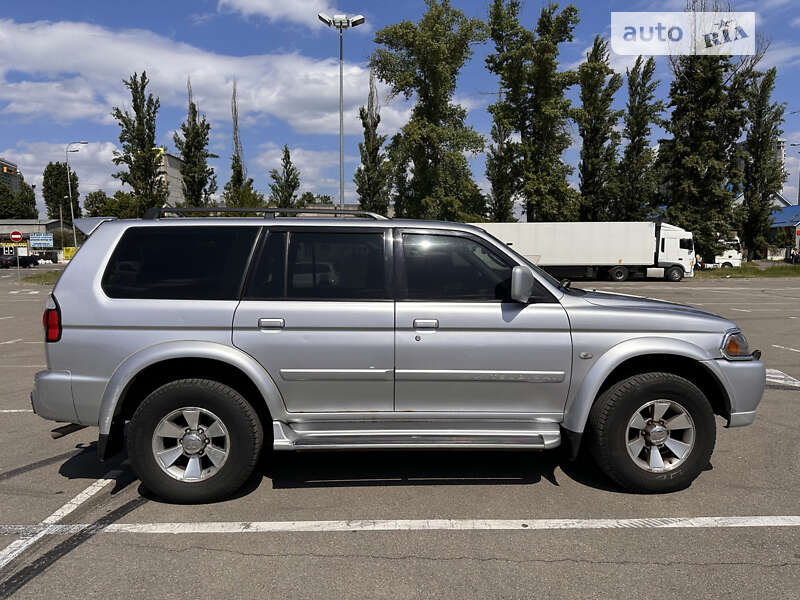 Mitsubishi Pajero sport (2008)