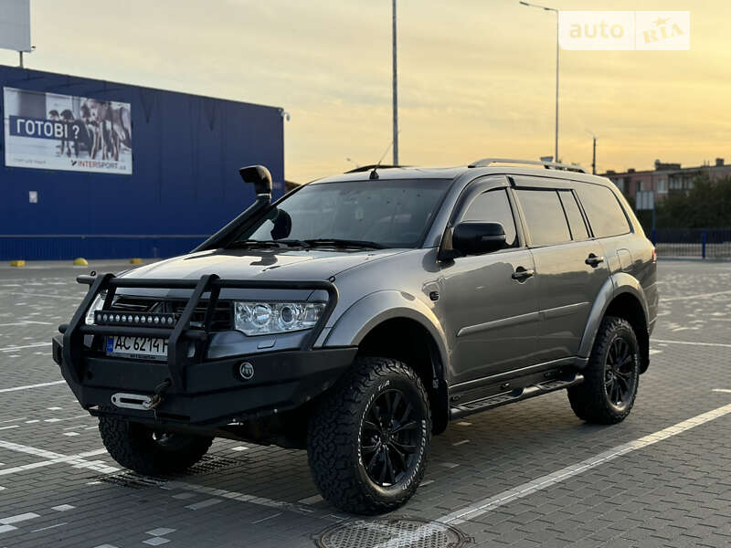 Mitsubishi Pajero sport (2014)