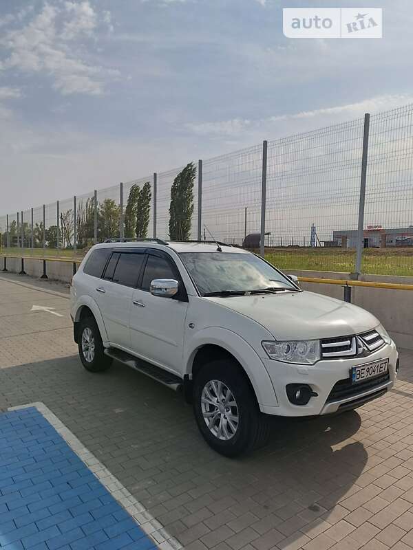 Mitsubishi Pajero sport (2014)