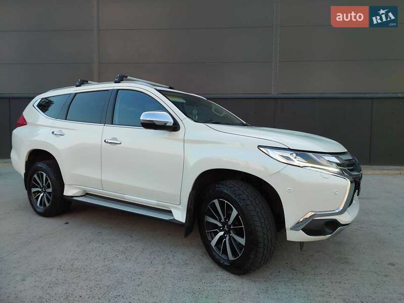 Mitsubishi Pajero sport (2016)